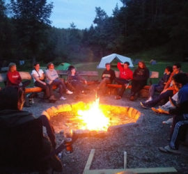 Am Lagerfeuer beim Juso Sommercamp
